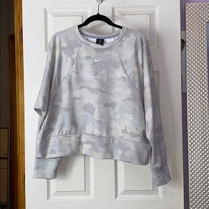 Camo Nike Cropped Sweatshirt